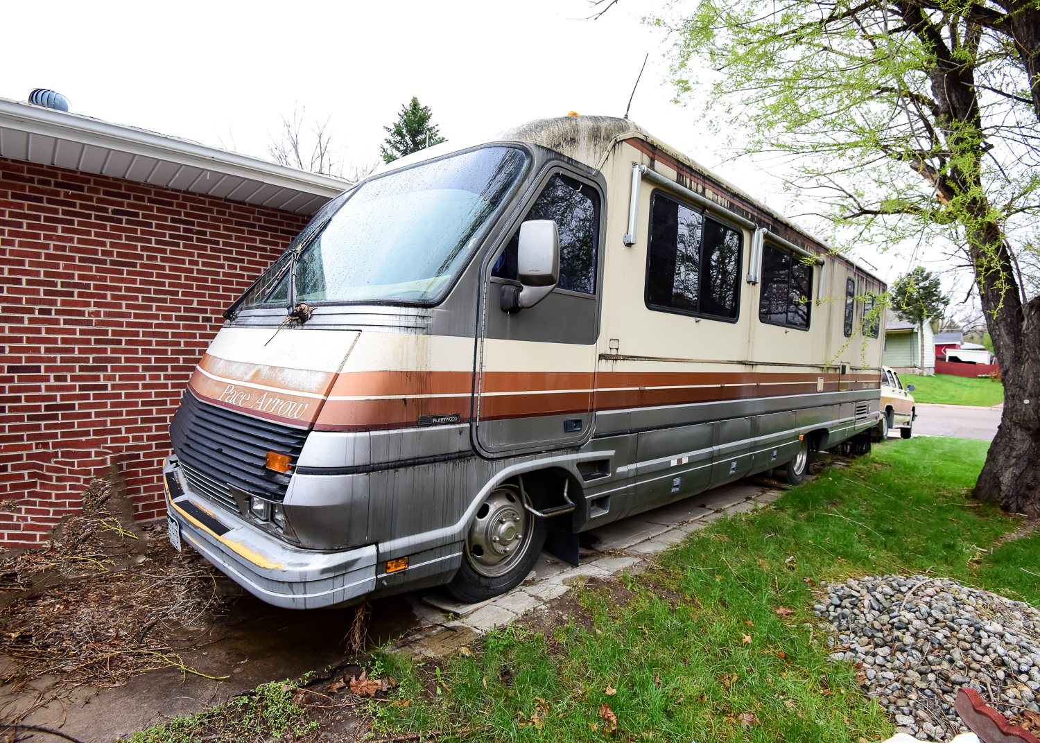 1987 Pace Arrow by Fleetwood Motorhomes