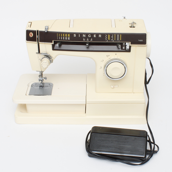 Singer 7105 Sewing Machine