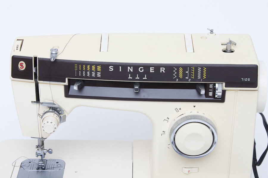 Singer 7105 Sewing Machine