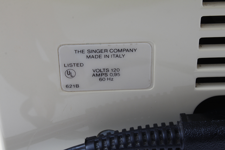 Singer 7105 Sewing Machine