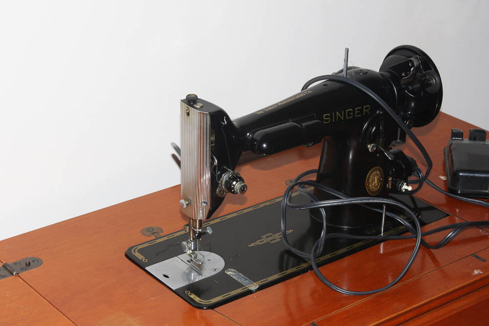Vintage Singer Sewing Table