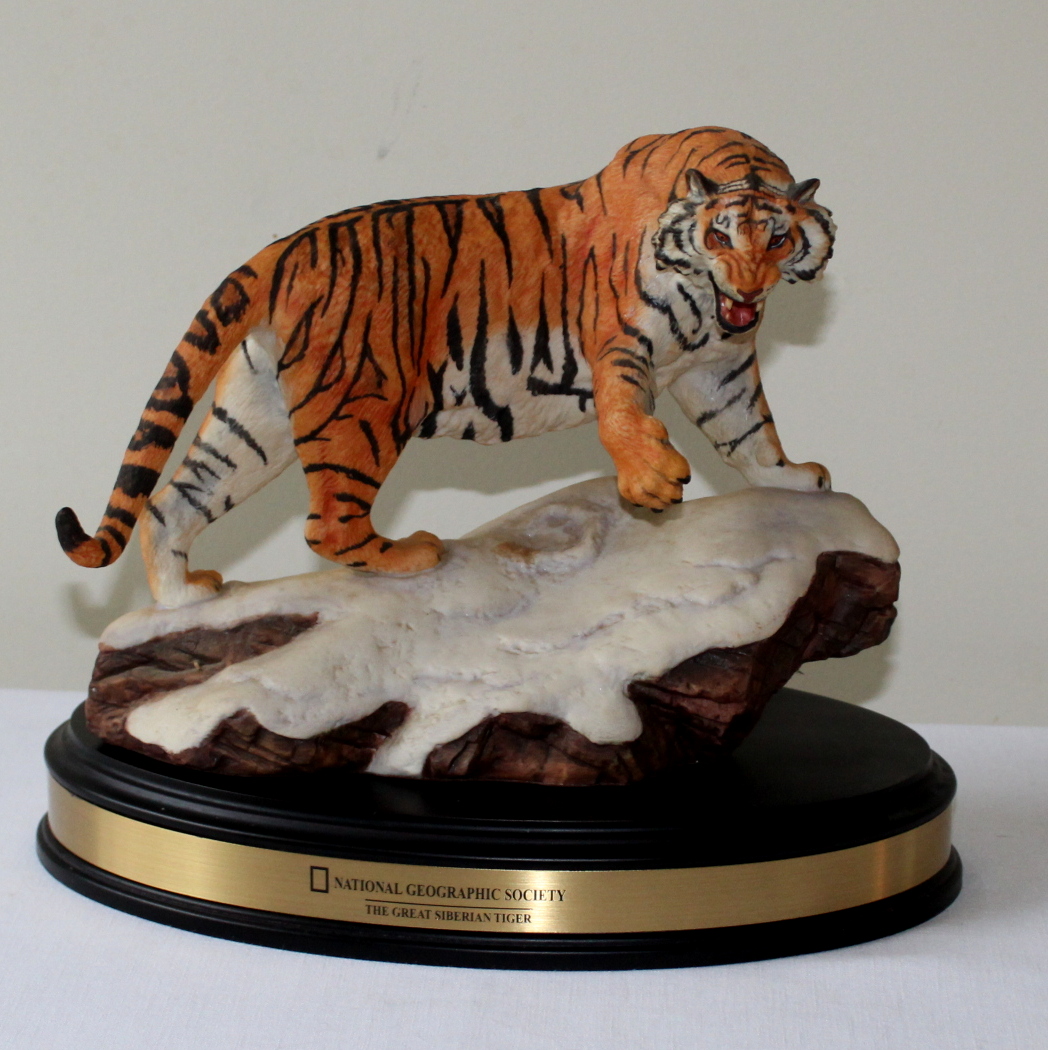 National Geographic Siberian Tiger Sculpture