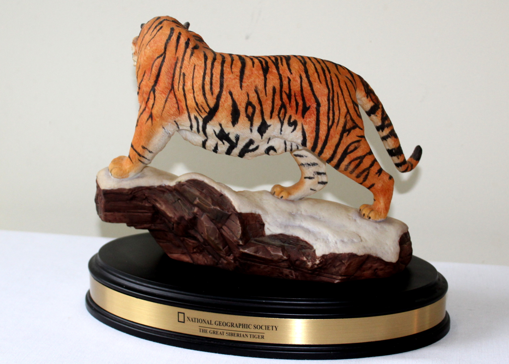 National Geographic Siberian Tiger Sculpture