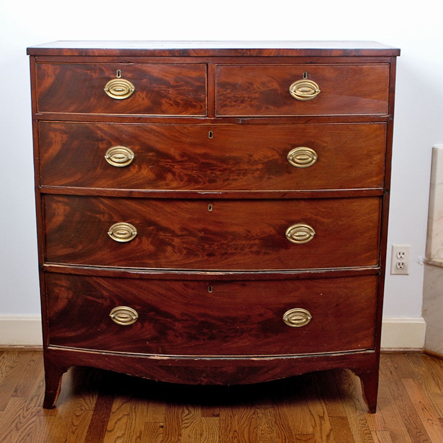 Mid-1800s Mahogany Hepplewhite Dresser