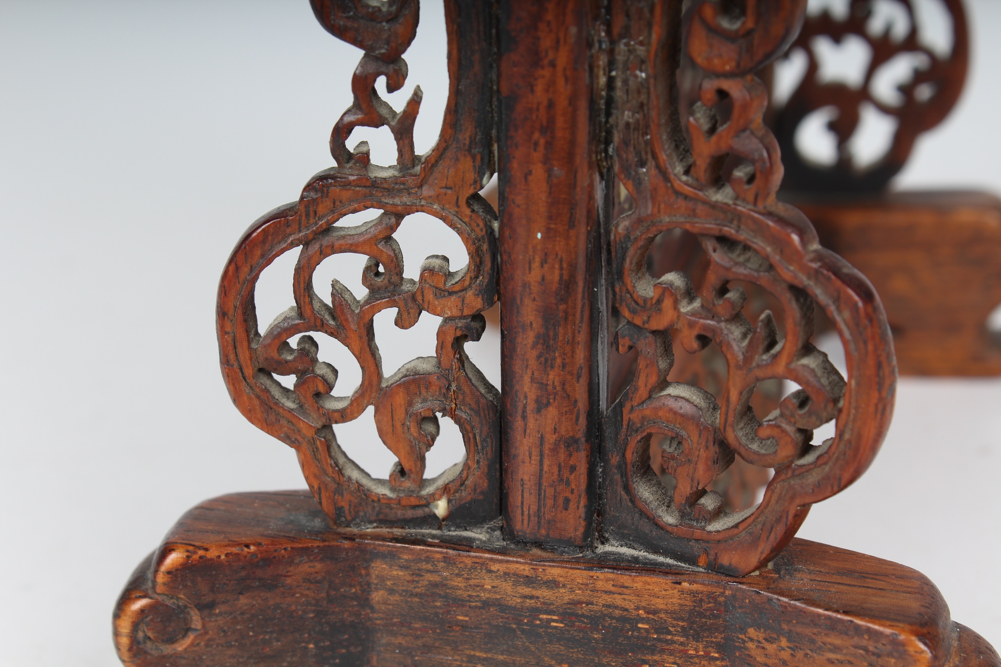 Carved Carnelian, Malachite, Lapis, Turquoise and Jade Screen