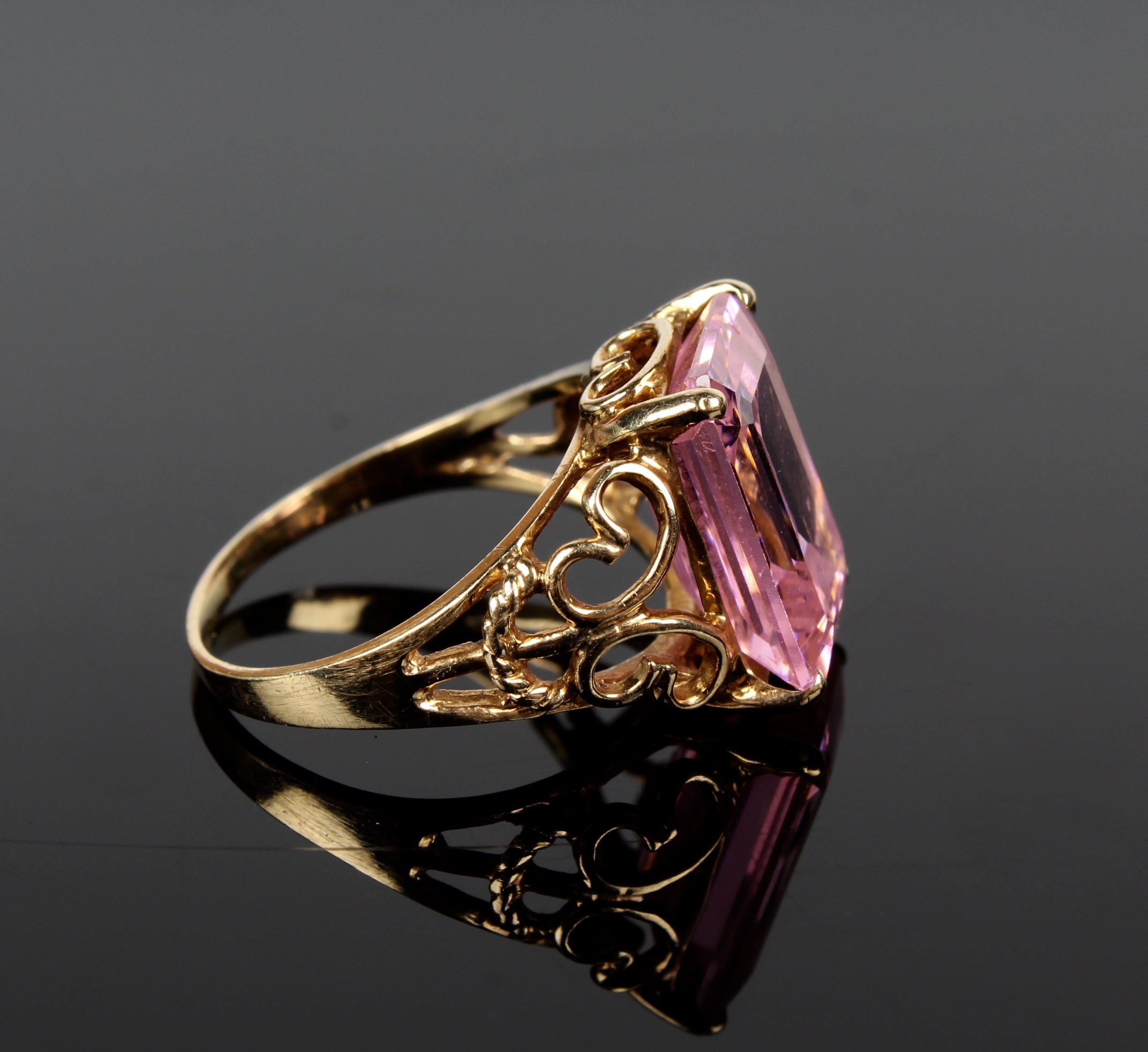 10K Yellow Gold and Pink Cubic Zirconia Ring