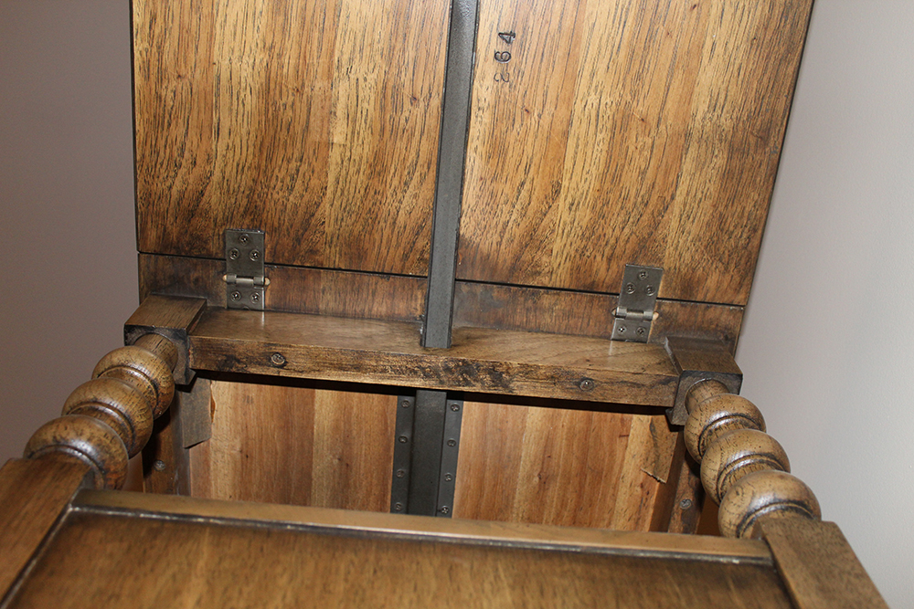 Thomasville Drop Leaf Server with Chestnut Finish