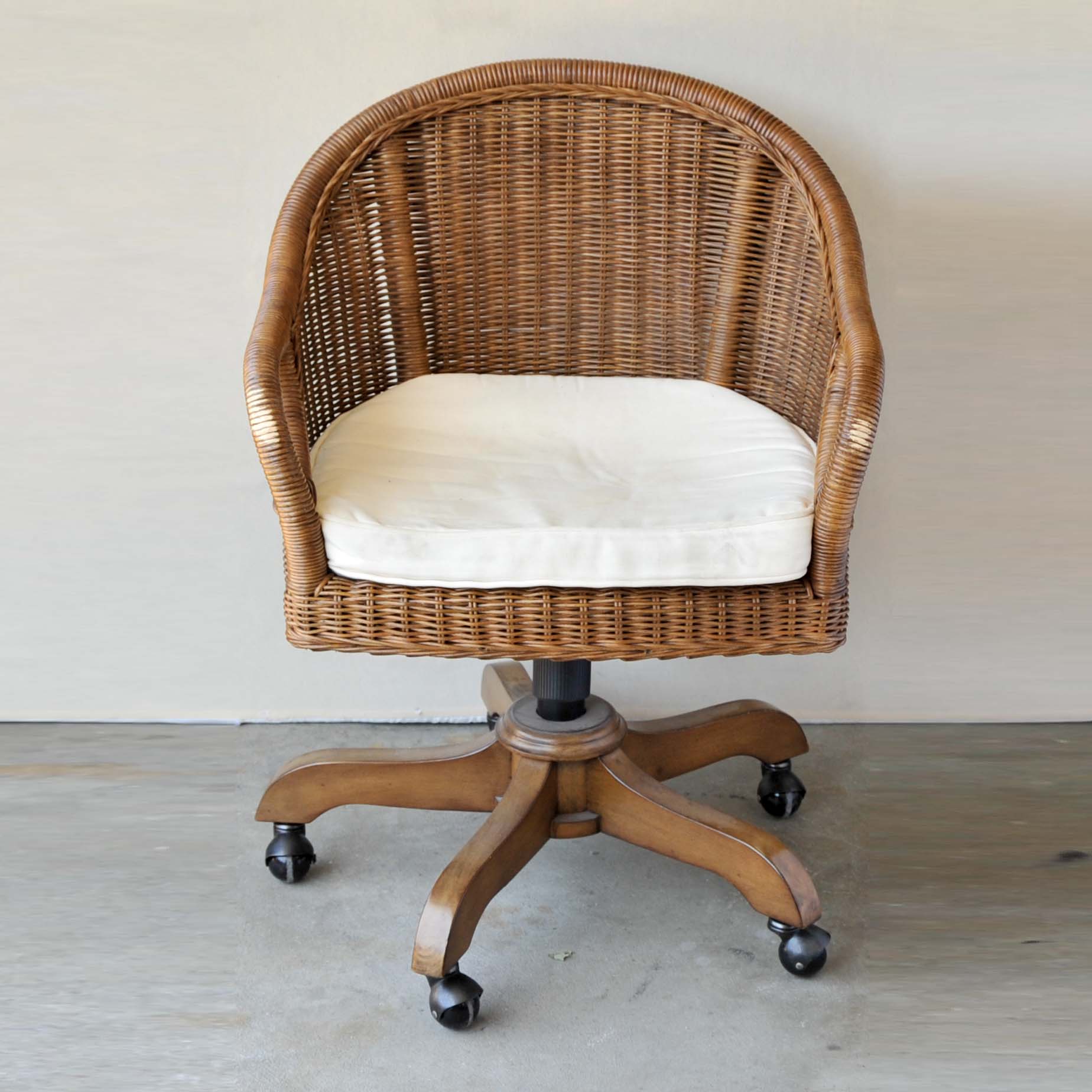 Wingate rattan swivel online desk chair