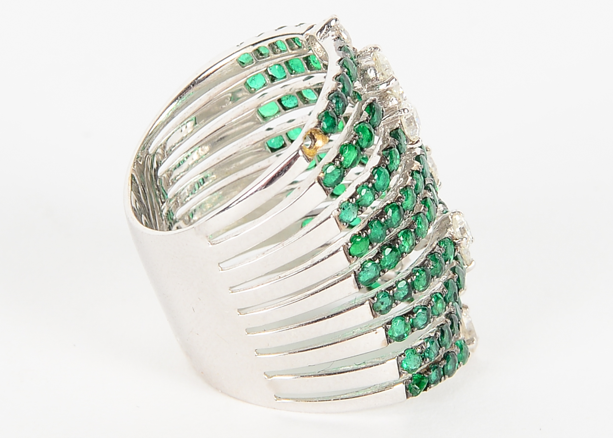 18k White Gold Diamond and Emerald Ring