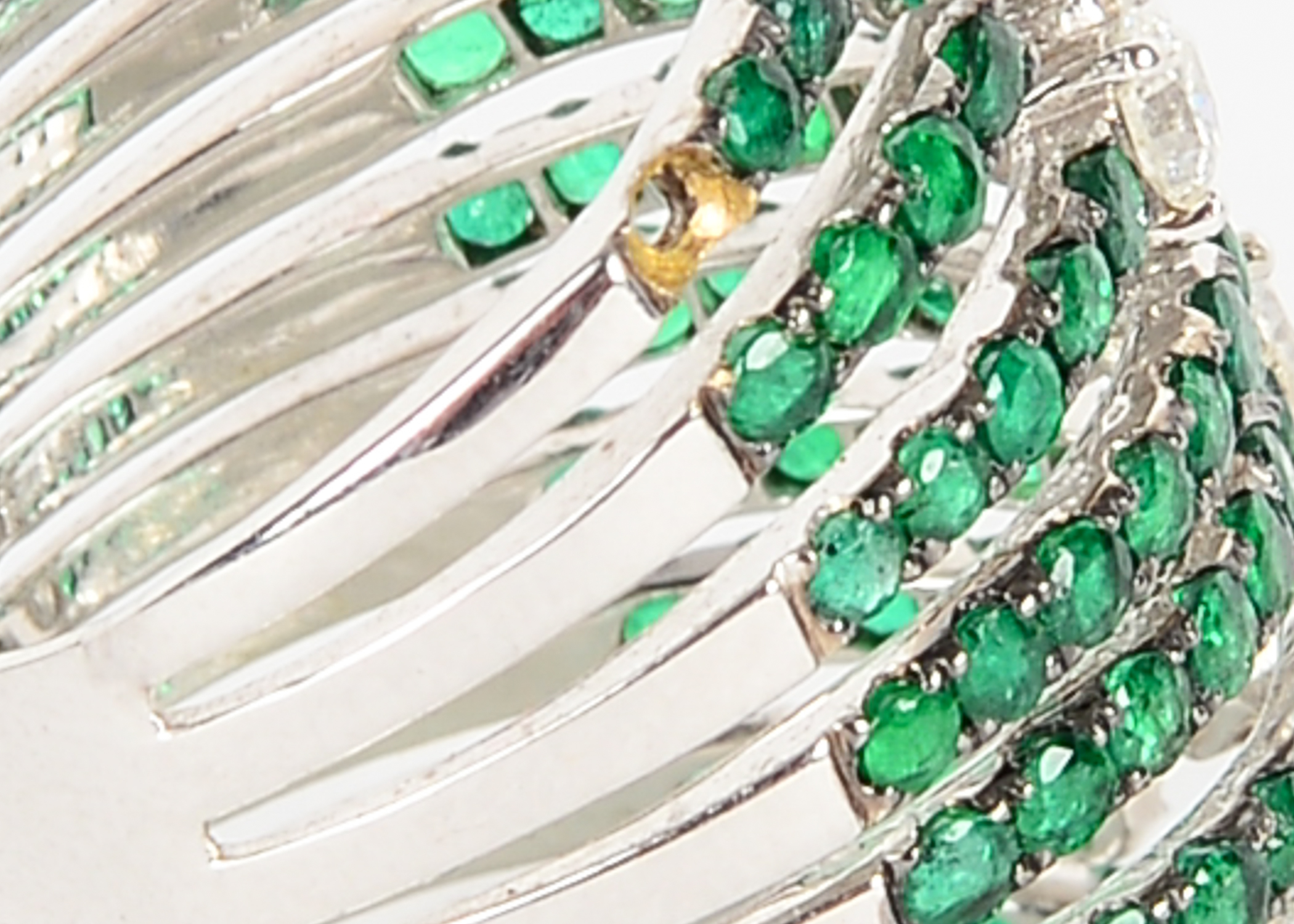 18k White Gold Diamond and Emerald Ring