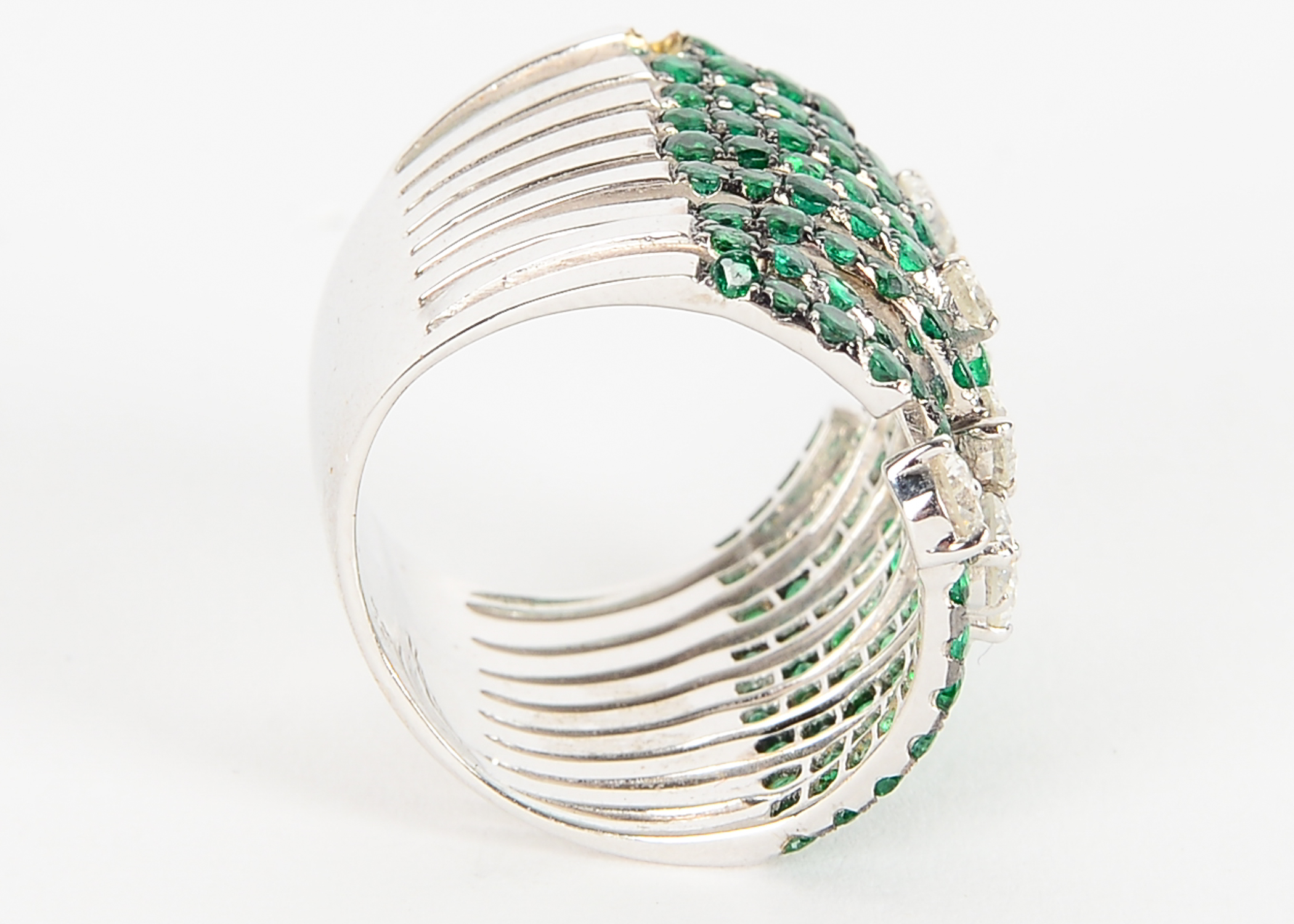 18k White Gold Diamond and Emerald Ring