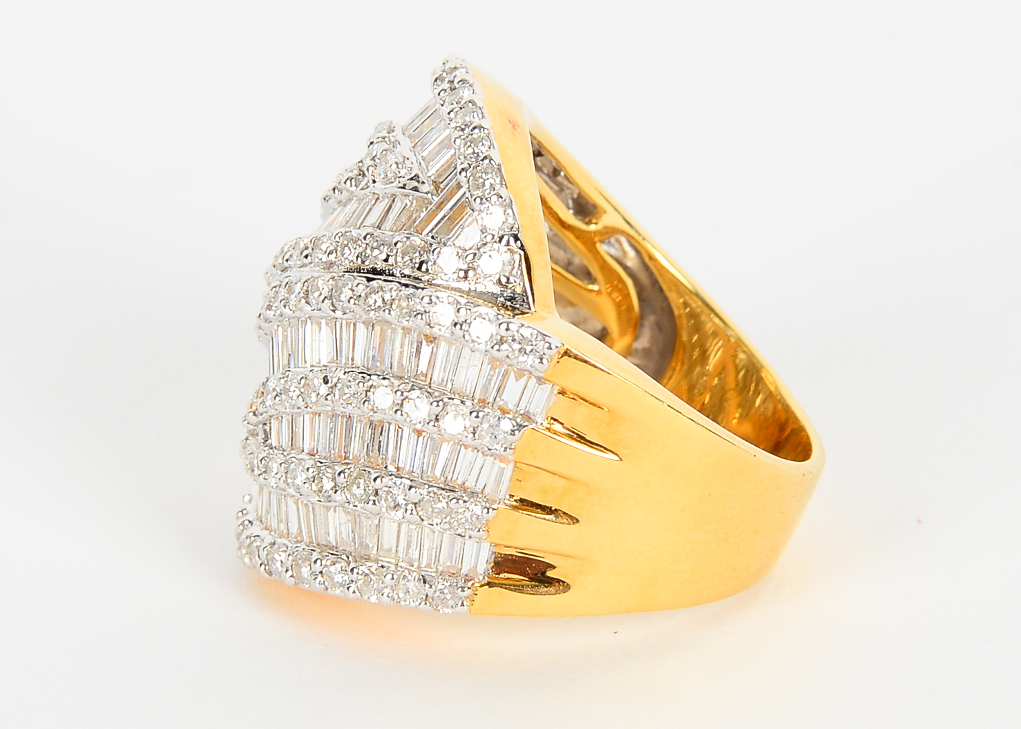 18k Yellow Gold and Diamond Ring