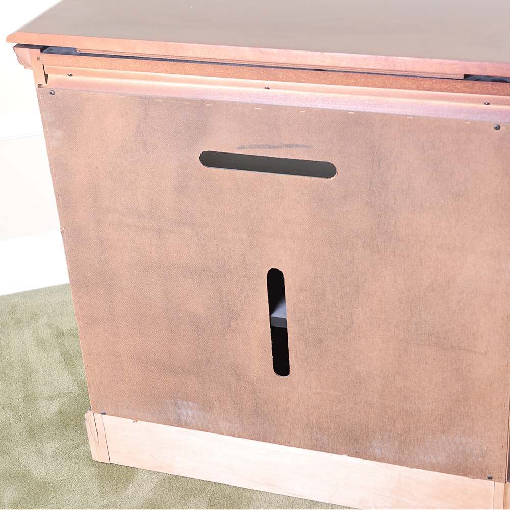 Traditional Style Entertainment Stand