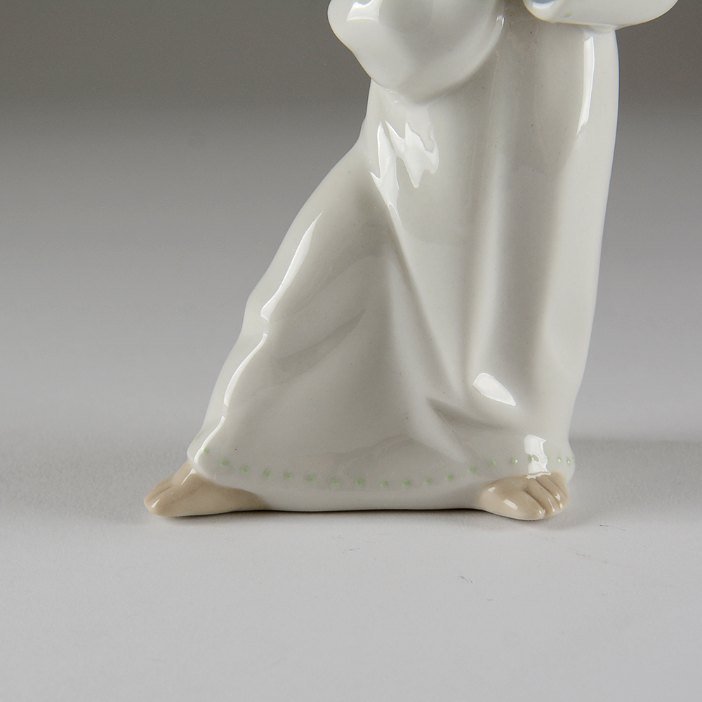 Lladro Angel With Flute Porcelain Figure