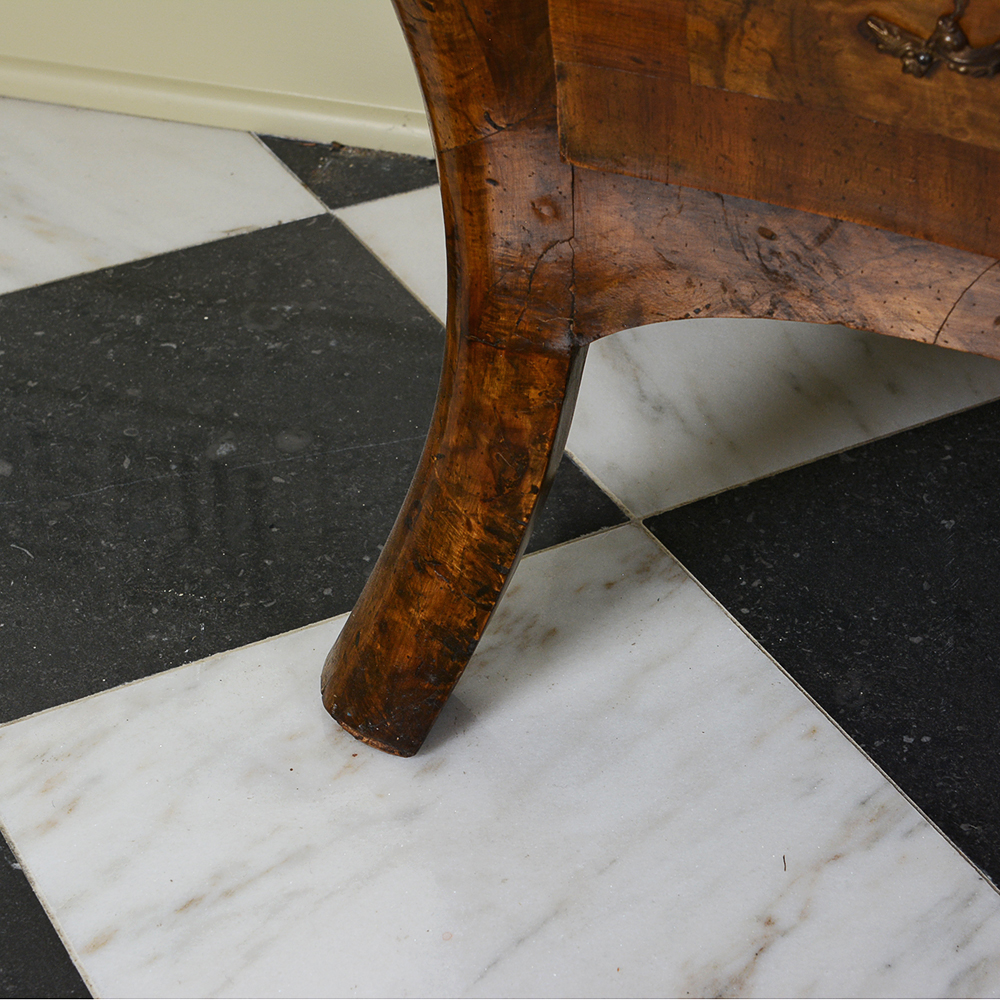 Burled Wood Veneer Bombe Italian Chest of Drawers