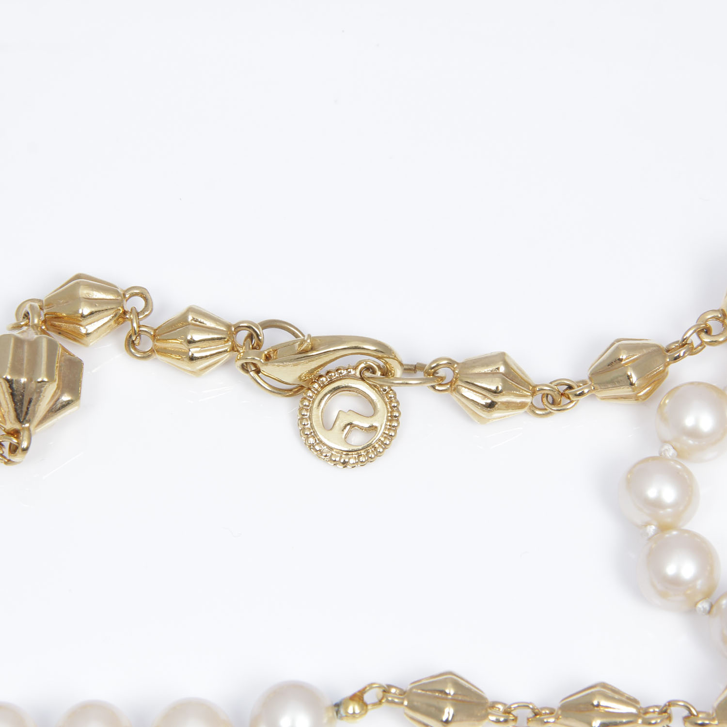 St. John Pearl Costume Jewelry Necklace