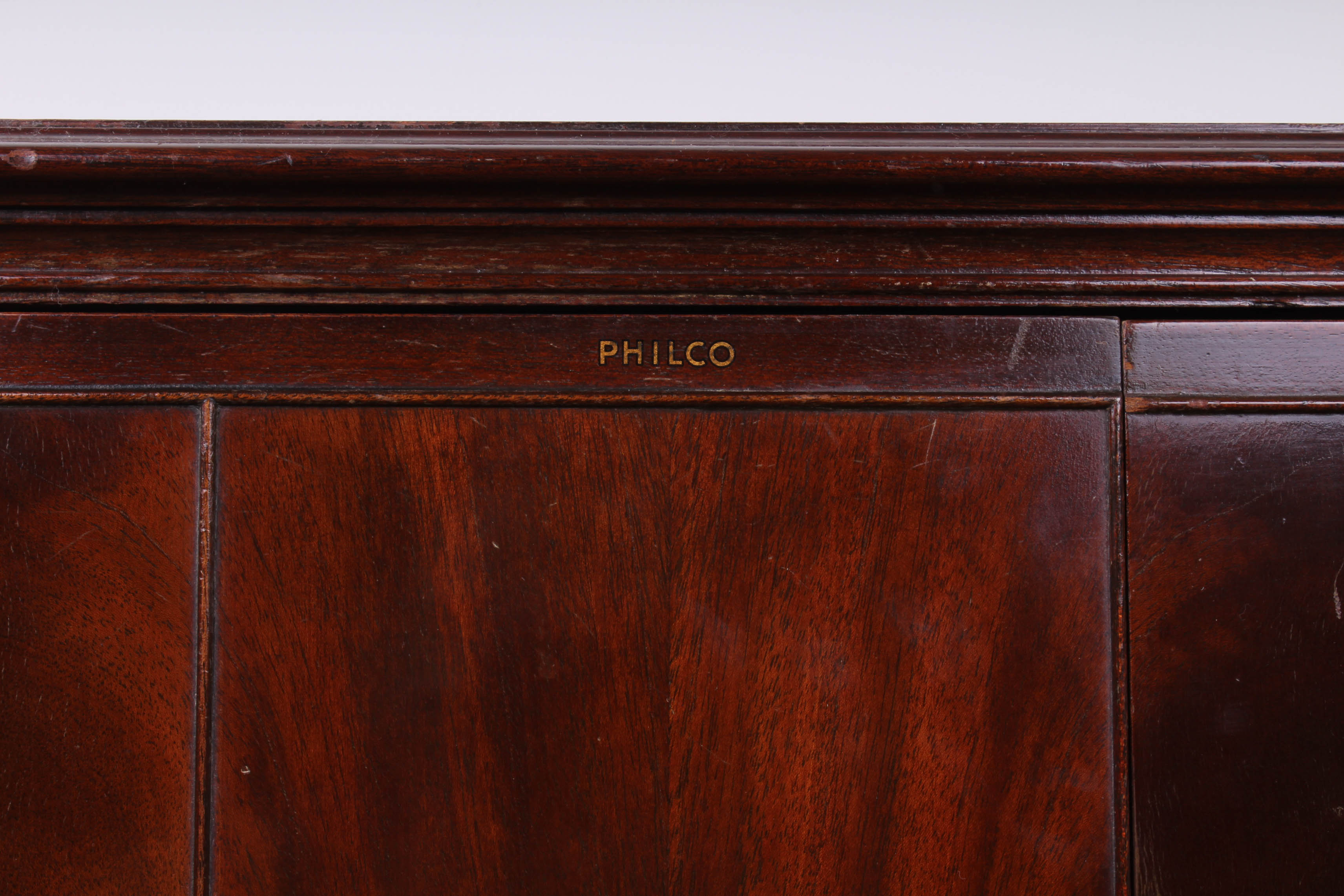 Vintage 1946 Philco Radio/Phonograph Cabinet