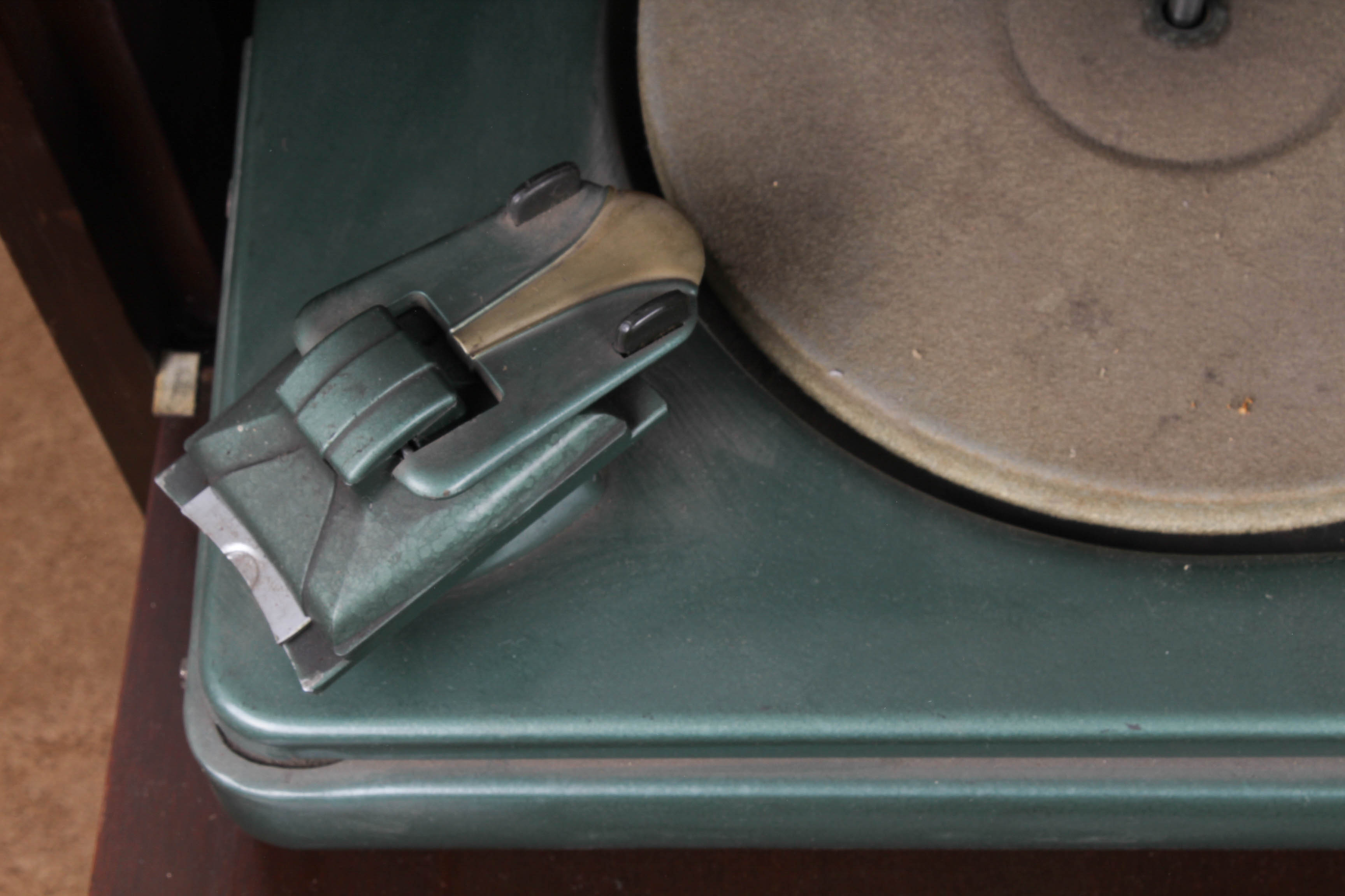 Vintage 1946 Philco Radio/Phonograph Cabinet