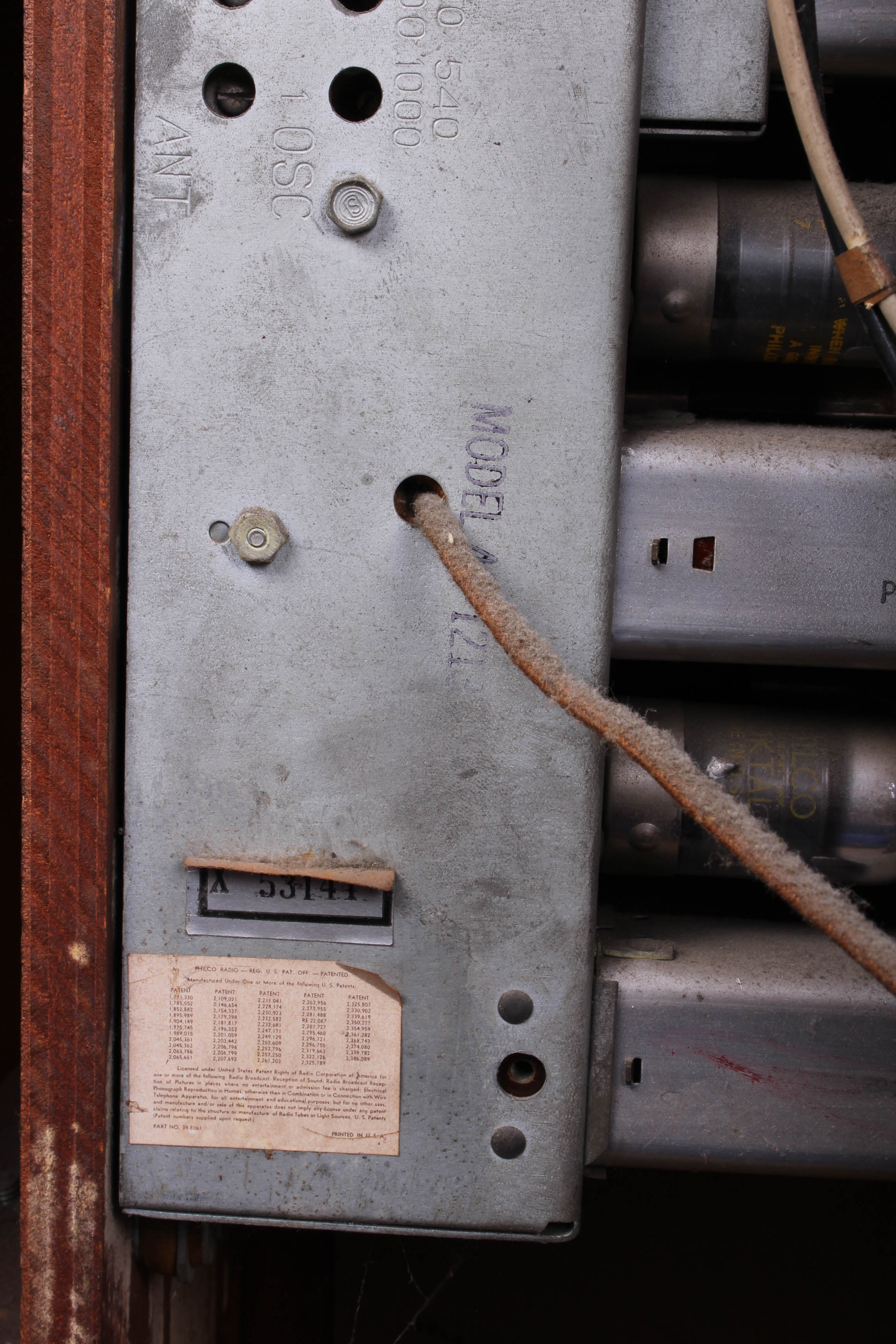 Vintage 1946 Philco Radio/Phonograph Cabinet