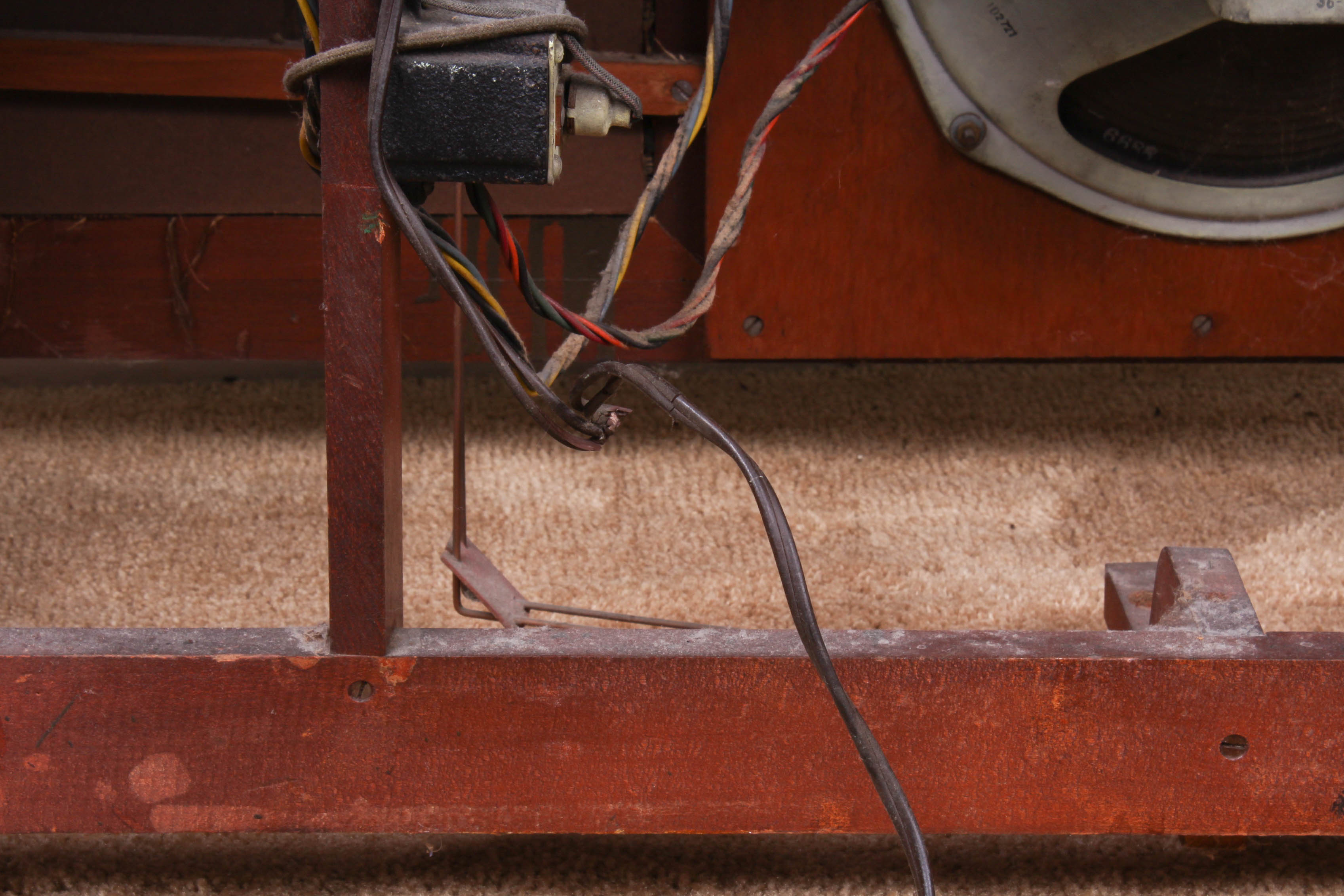 Vintage 1946 Philco Radio/Phonograph Cabinet