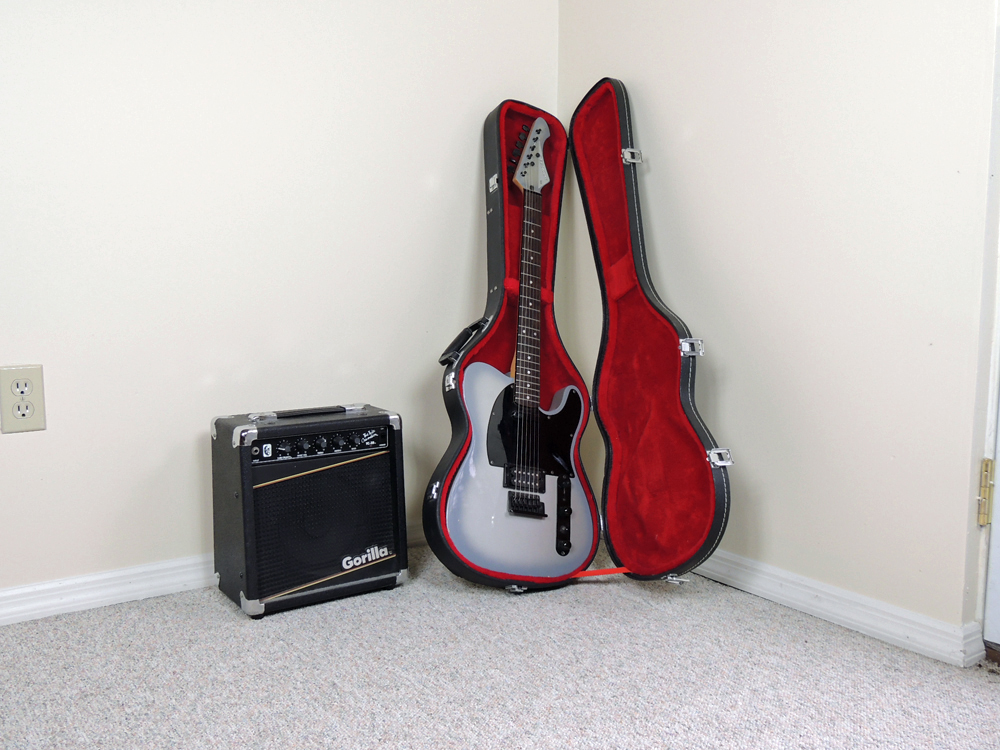 Martin Stinger STX Electric Guitar and Gorilla TC-35 Amplifier