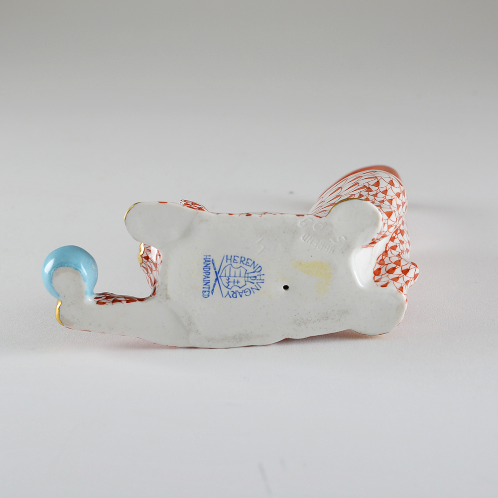 Herend Gold Accented Rust Fishnet Cat Figurine