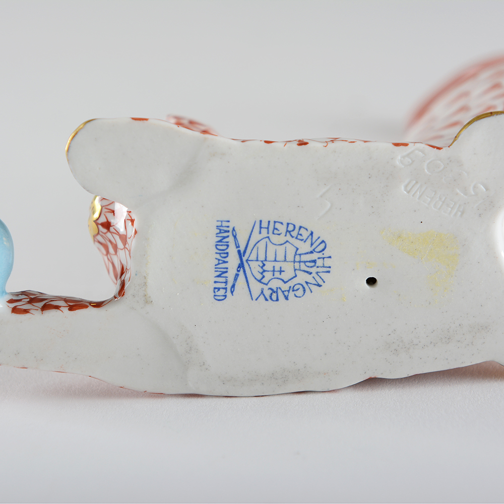 Herend Gold Accented Rust Fishnet Cat Figurine