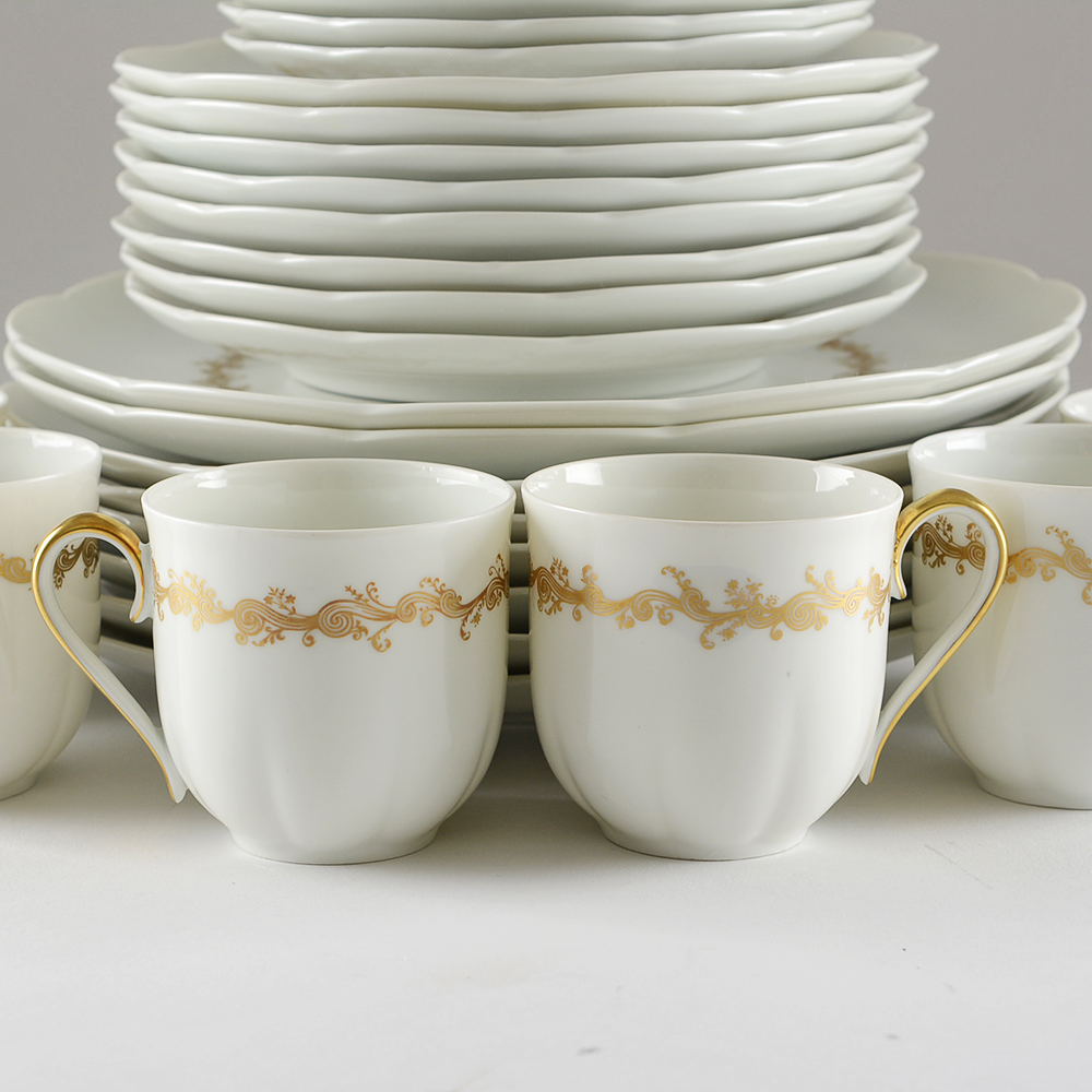 French Limoges Porcelain 'Liore' Set for 8 by Block