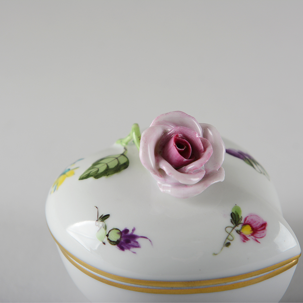 Herend Hungary 'Kimberly' Heart Shaped Ring Box