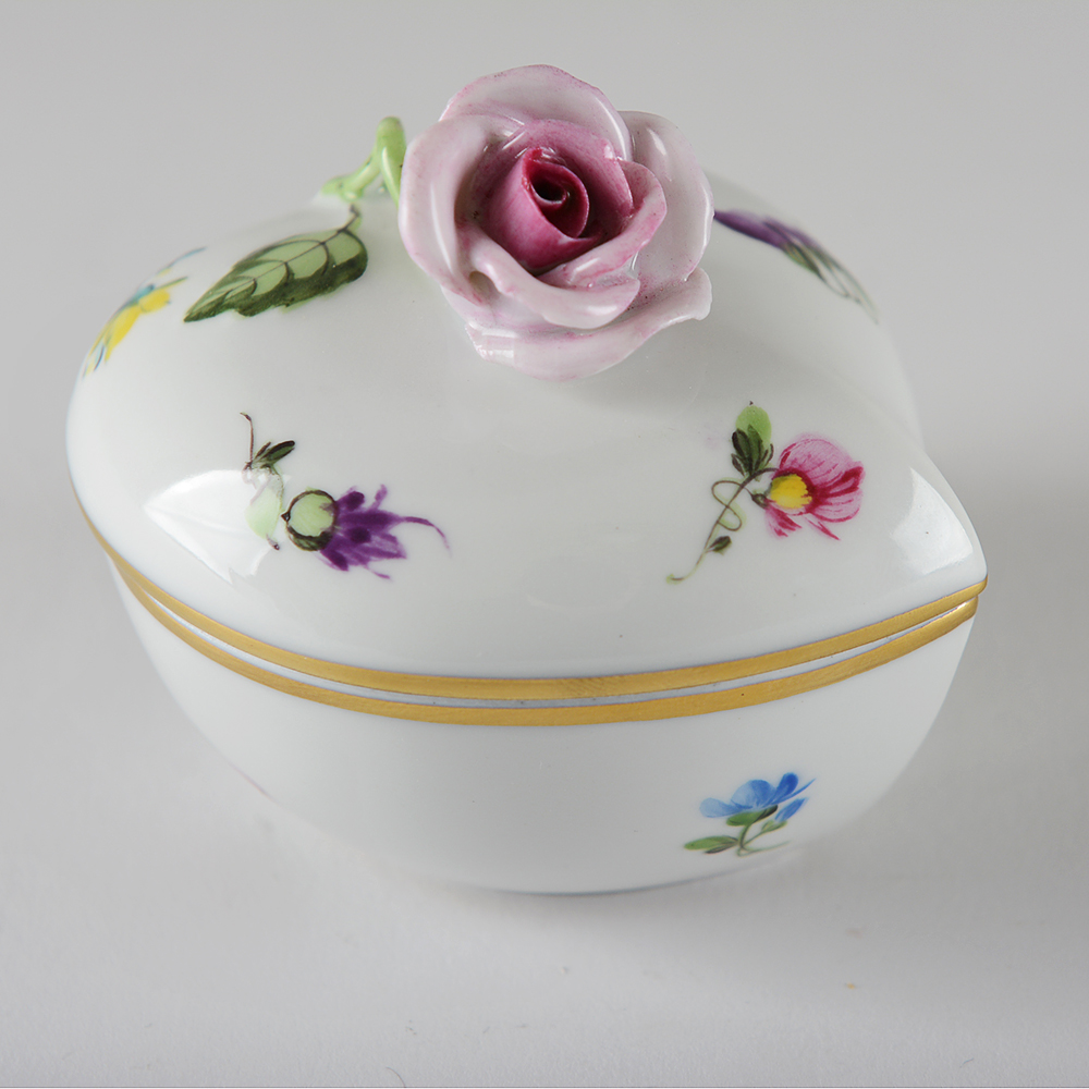 Herend Hungary 'Kimberly' Heart Shaped Ring Box