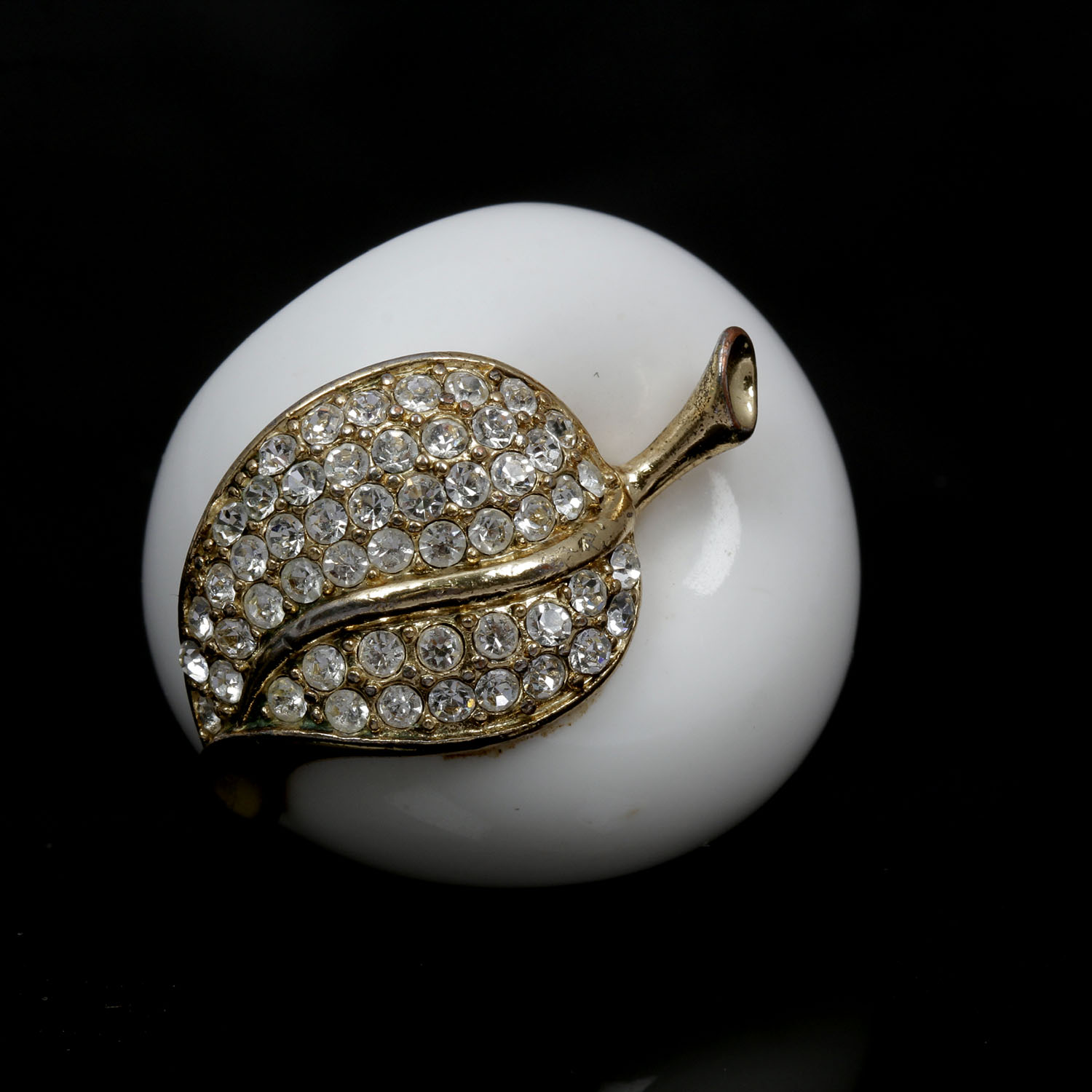 Rhinestone and Lucite Apple Ring