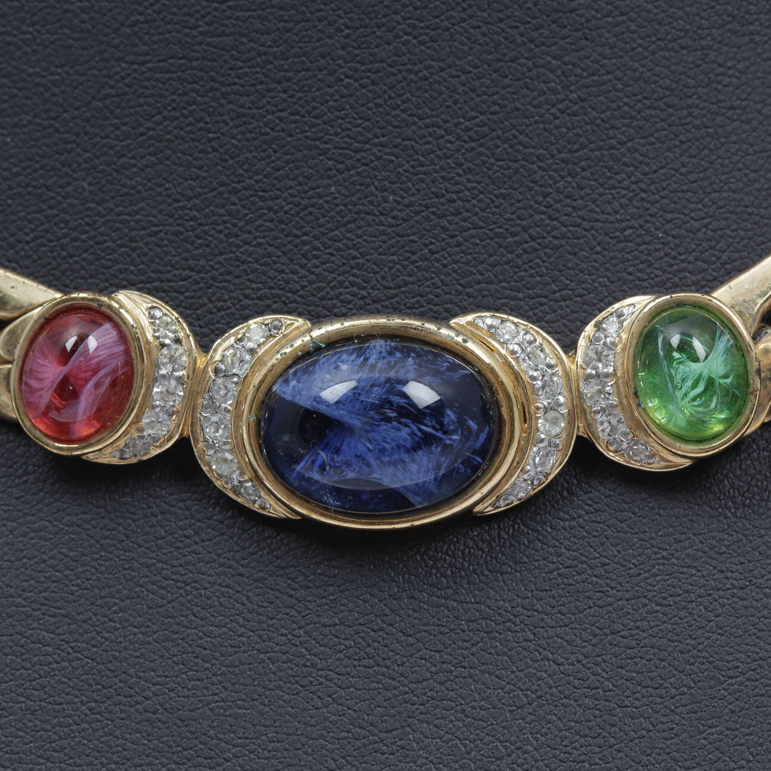 Vogue Bijoux Cabochon Necklace