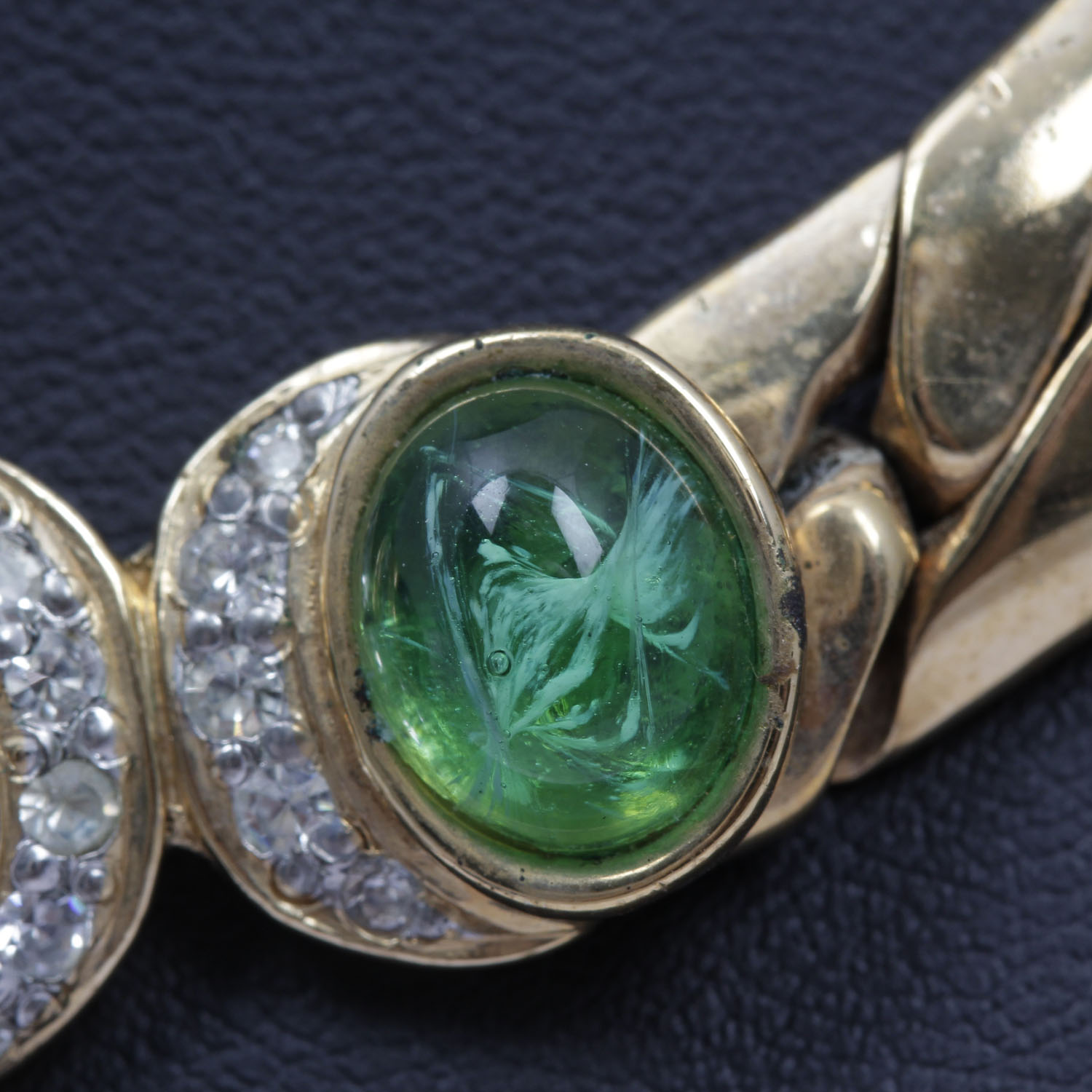 Vogue Bijoux Cabochon Necklace