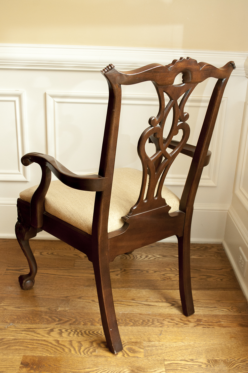 Henredon Rittenhouse Square Collection Dining Table with Matching Dining Chairs