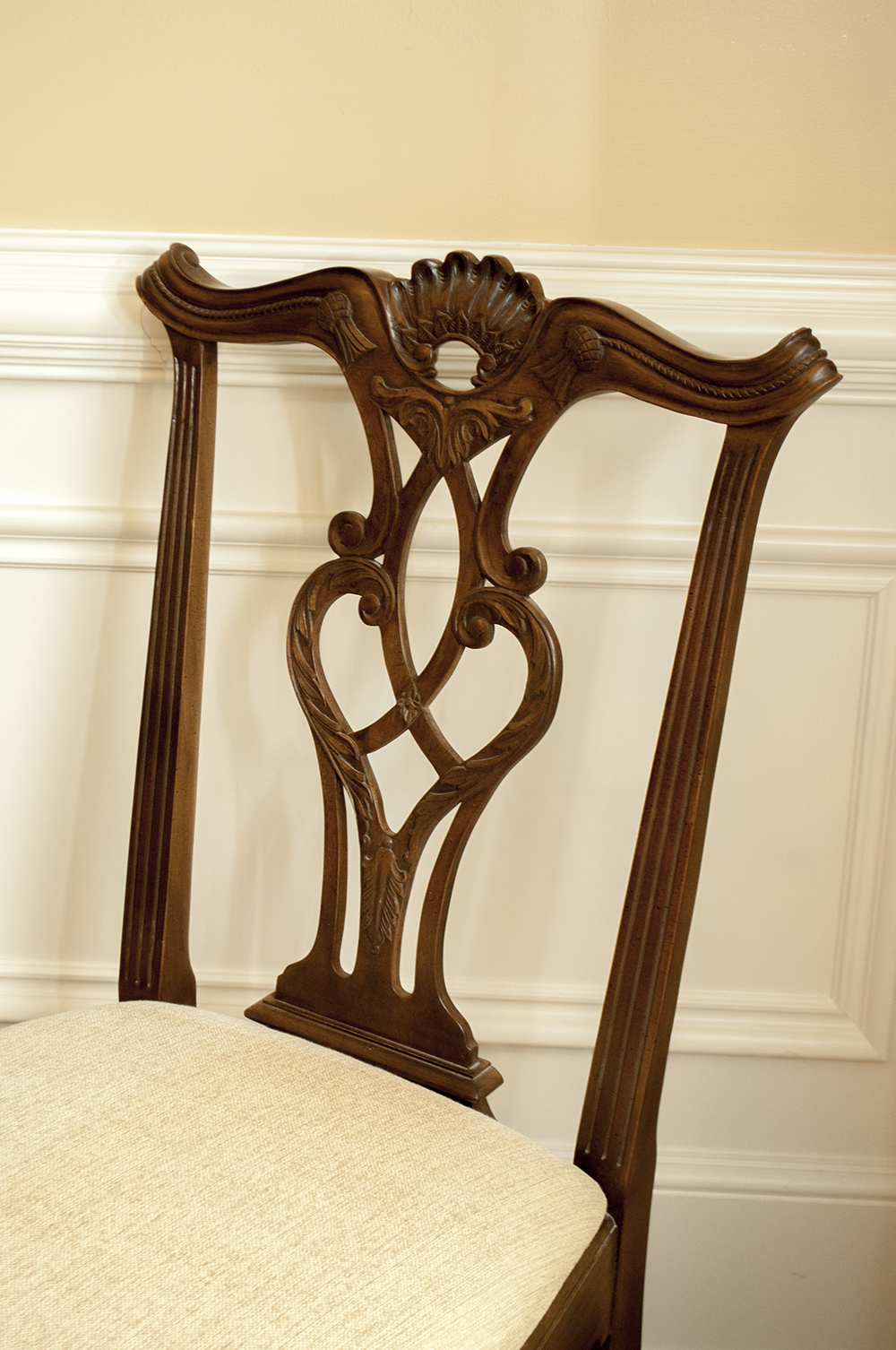 Henredon Rittenhouse Square Collection Dining Table with Matching Dining Chairs