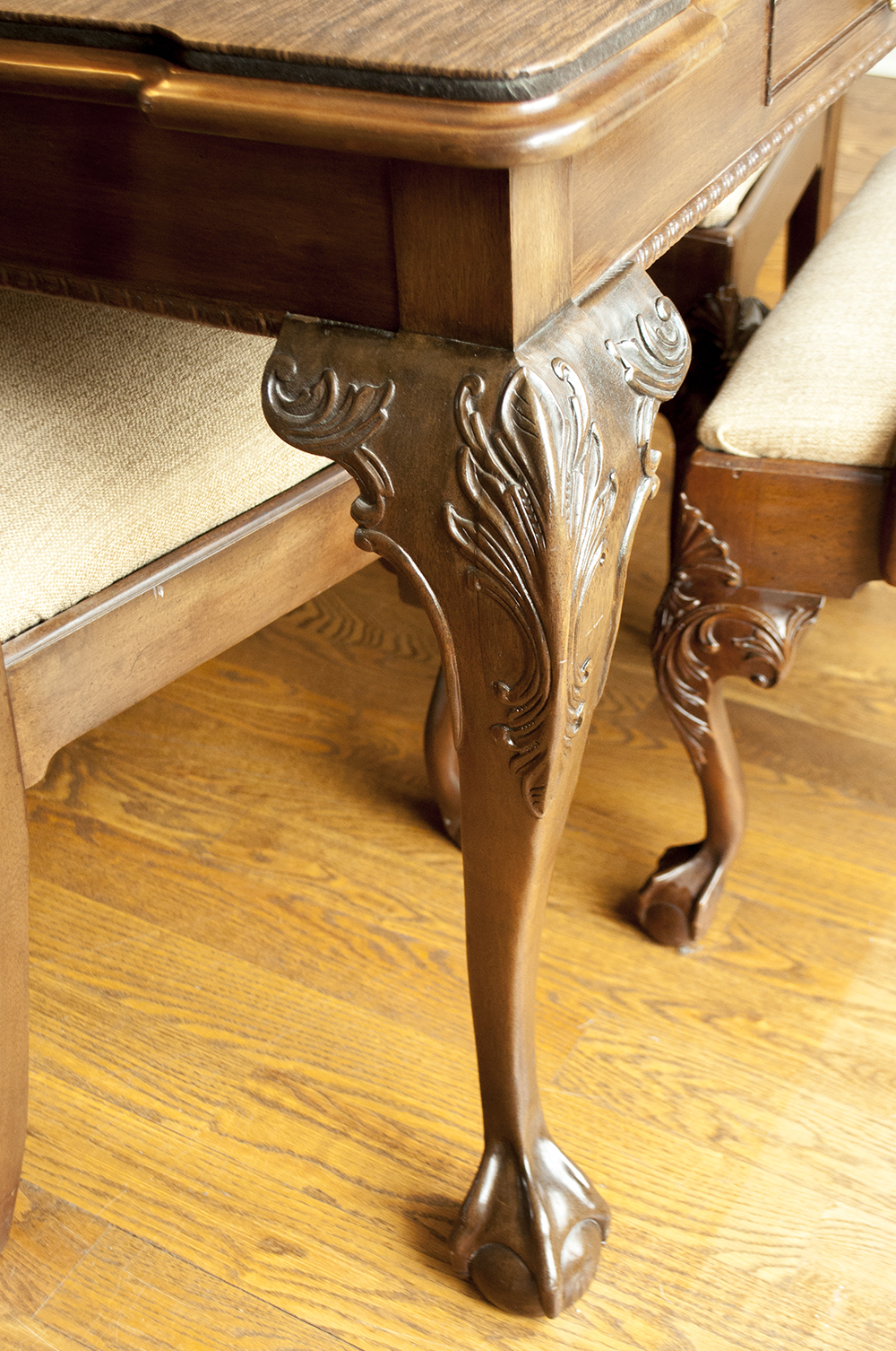 Henredon Rittenhouse Square Collection Dining Table with Matching Dining Chairs