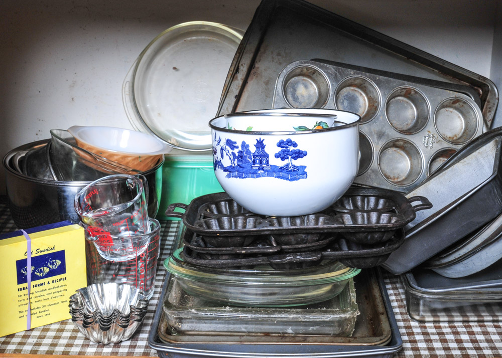 Collection of Vintage and Modern Bakeware