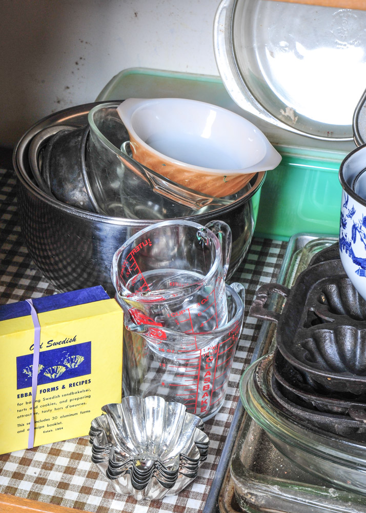 Collection of Vintage and Modern Bakeware