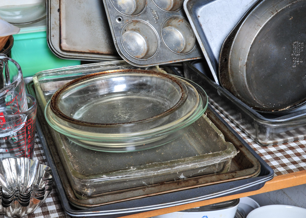 Collection of Vintage and Modern Bakeware