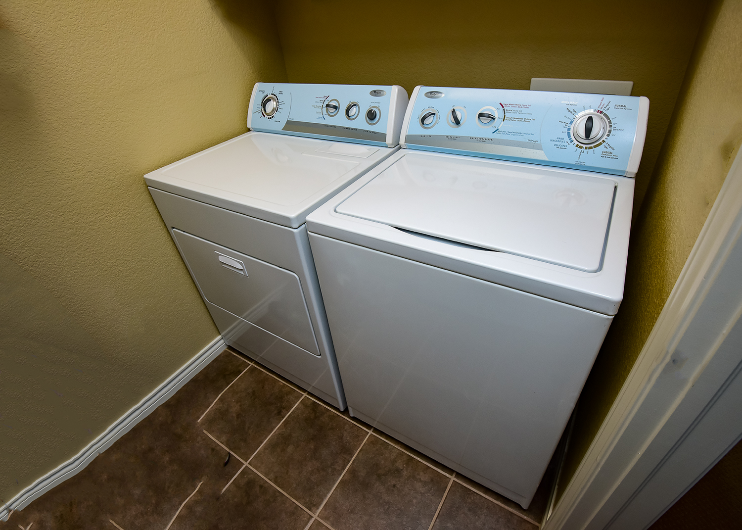 Whirlpool Washer and Dryer Set