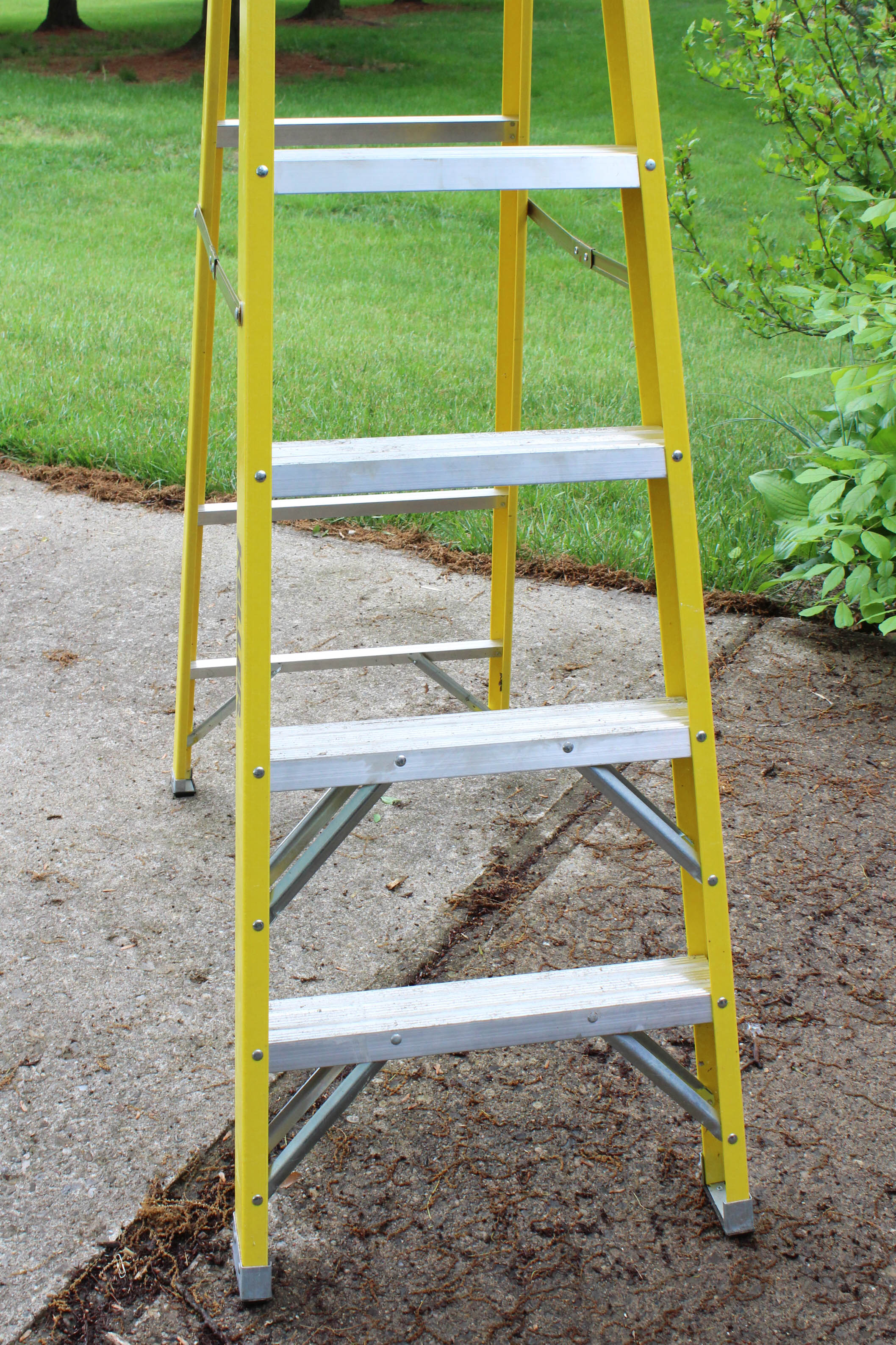 Keller 7-Foot Fiberglass Step Ladder