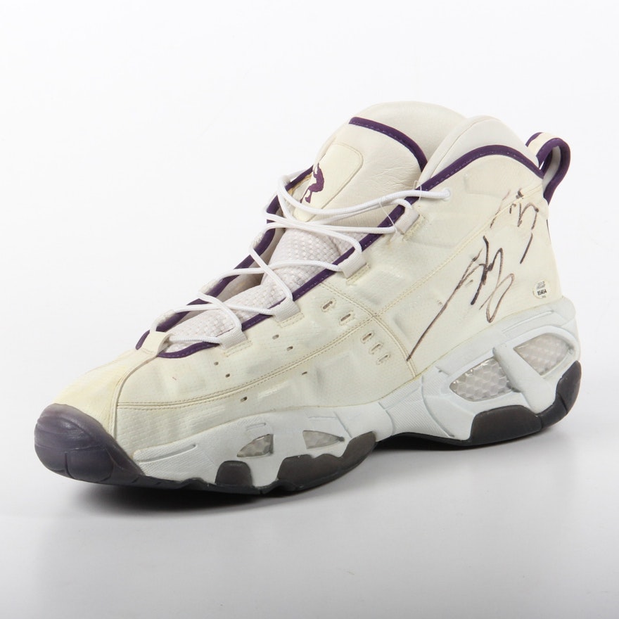 Shaquille O'Neal Autographed Shoe