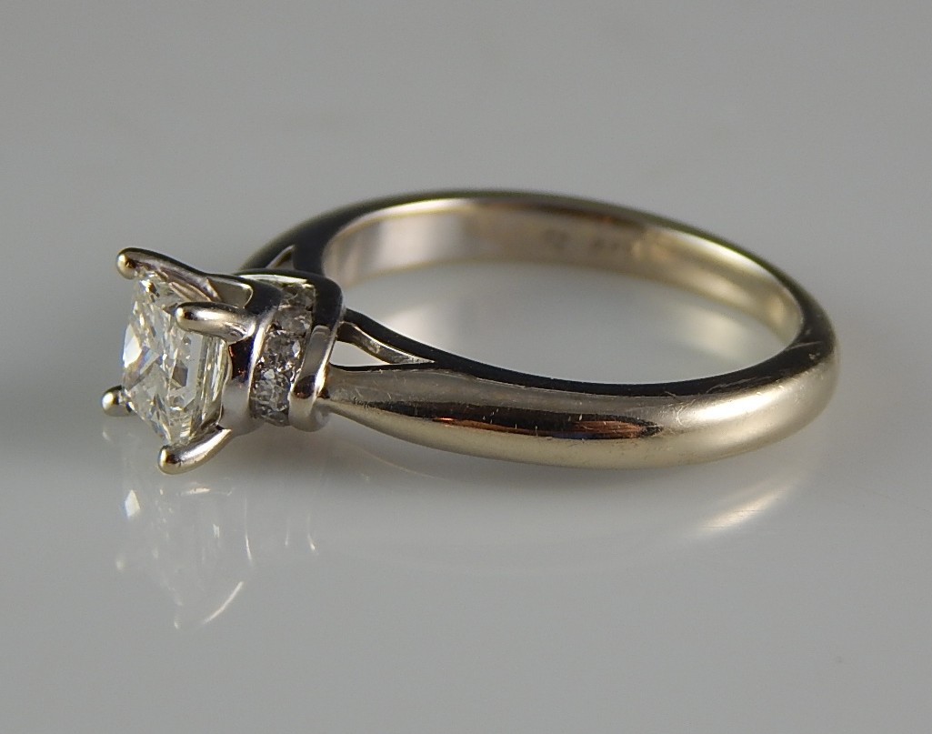 0.84 CTW 14K White Gold Diamond Ring