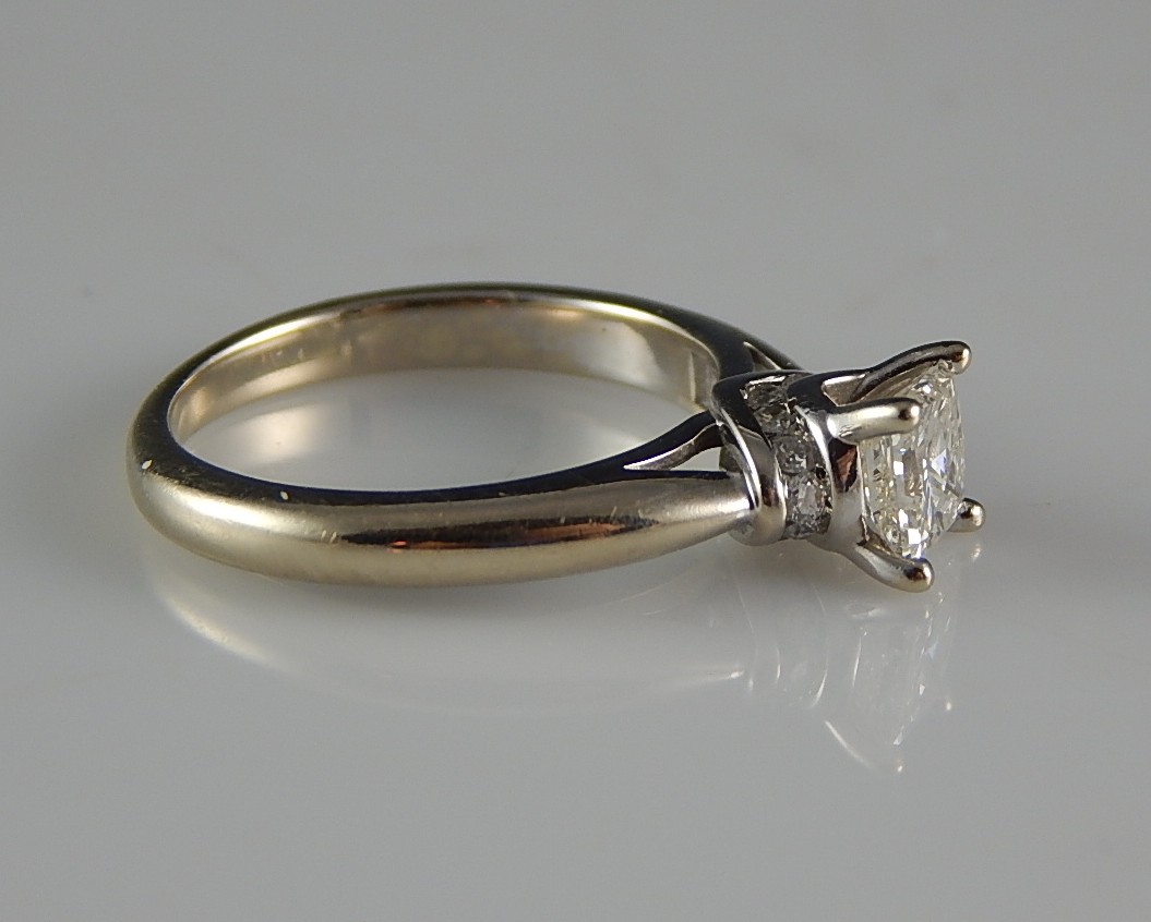 0.84 CTW 14K White Gold Diamond Ring