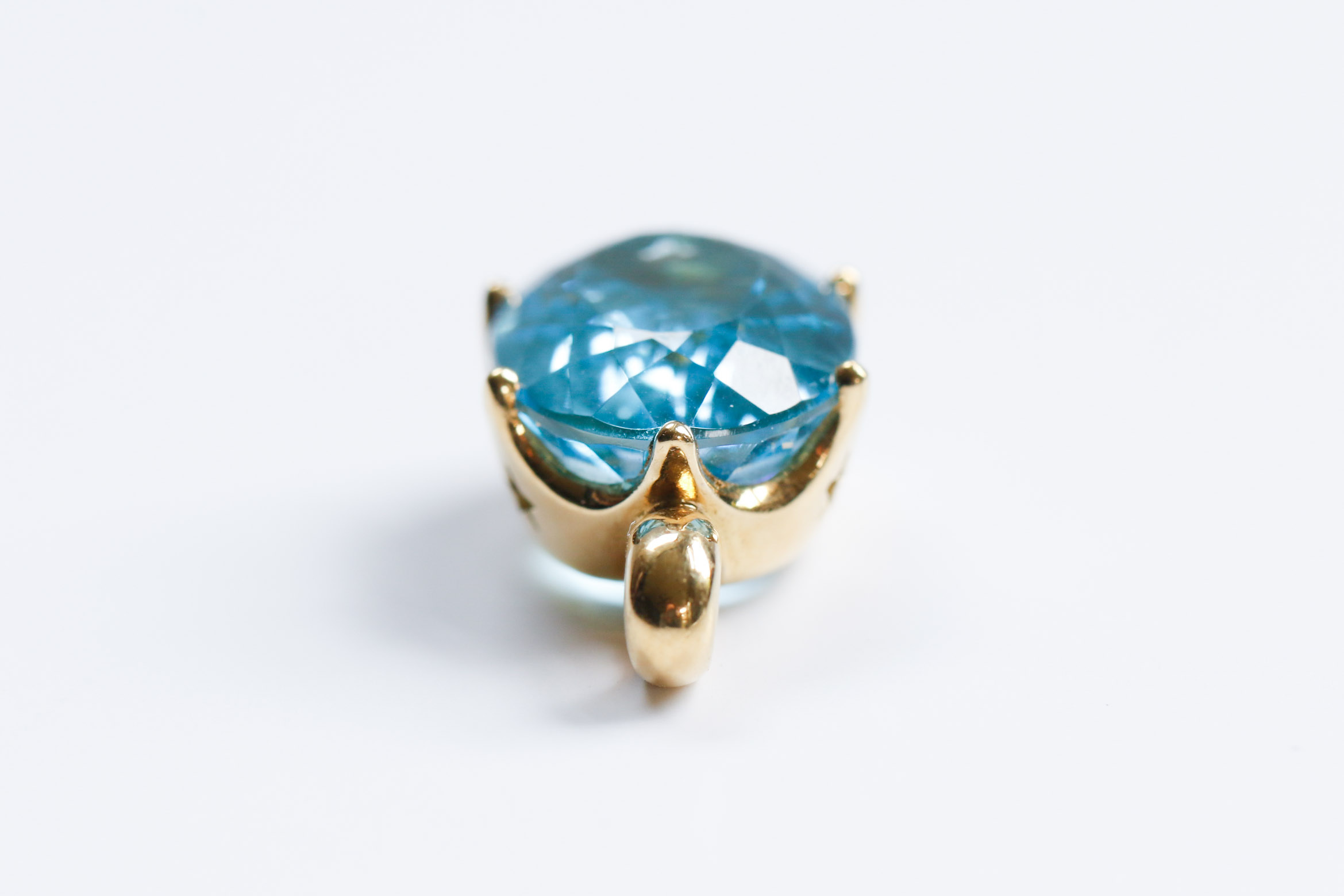 H. Stern 18K Yellow Gold Blue Topaz Pendant