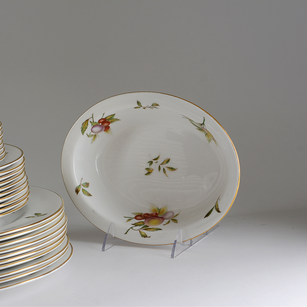 Set of Spode English Bone China in Blenheim Pattern