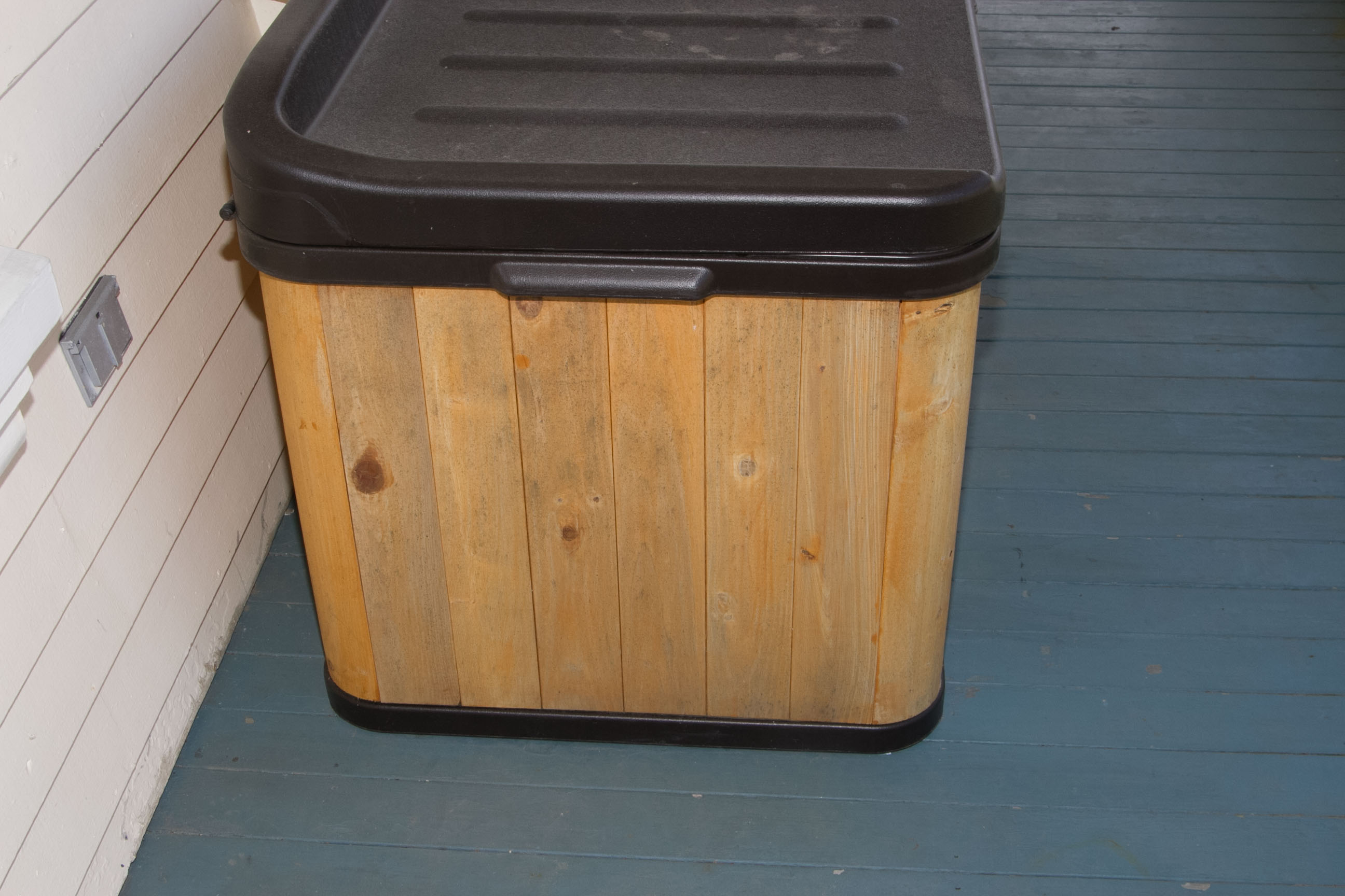 Suncast Outdoor Storage Bench