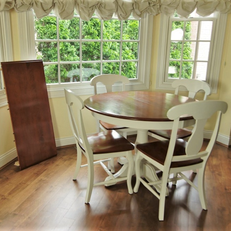 Round Kitchen Table and Chairs