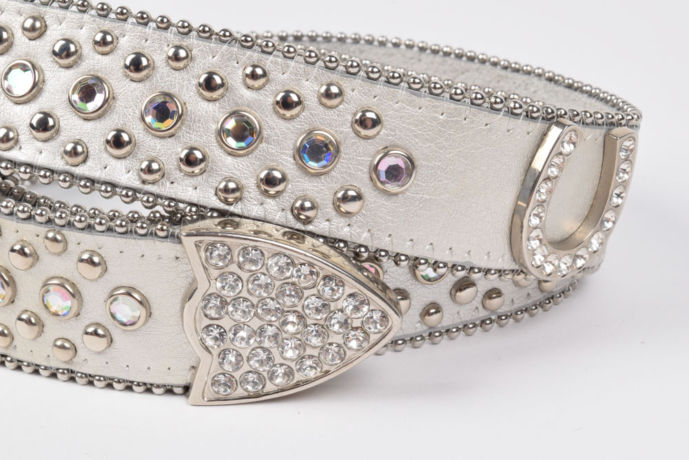 Genuine Leather Belt in Metallic Silver Embellished with Horseshoes and Rhinestones