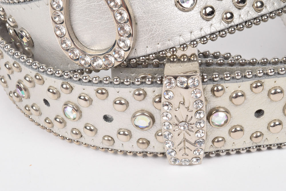 Genuine Leather Belt in Metallic Silver Embellished with Horseshoes and Rhinestones